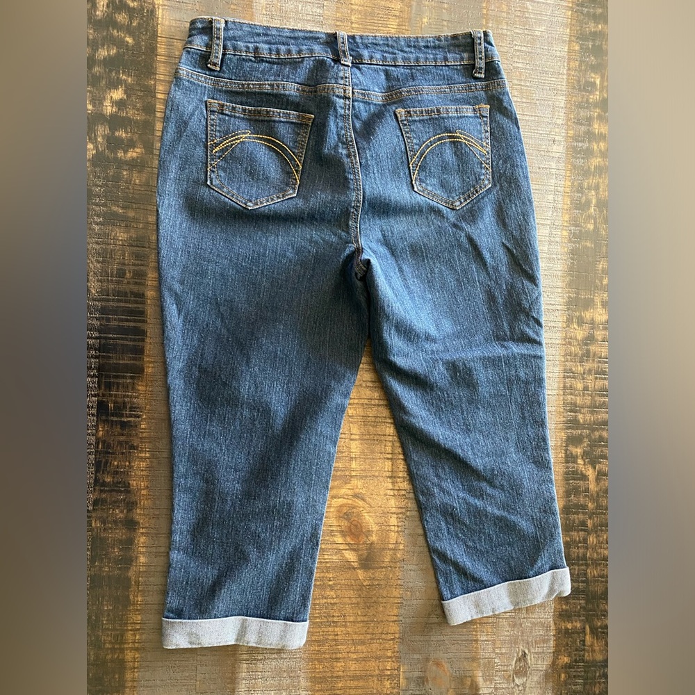 👖 Women’s Capri Blue Denim Jeans Rolled Hem Cato Brand size 10 - Picture 5 of 6